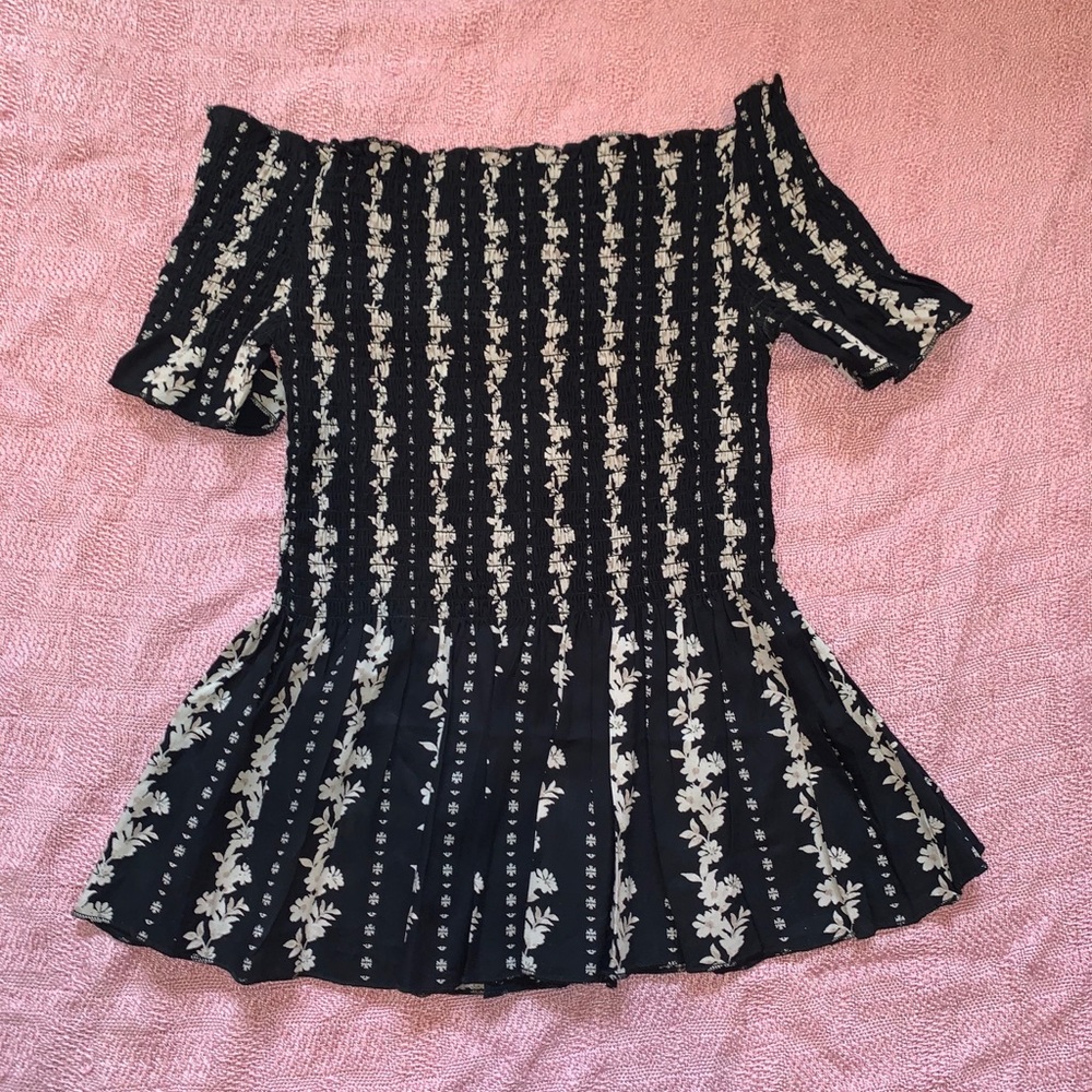JAPNA OFF THE SHOULDER FLOWY FLORAL TOP